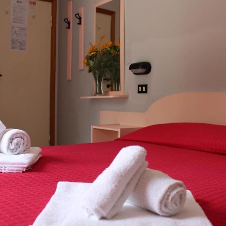Hotel Laura Rimini Buitenkant foto