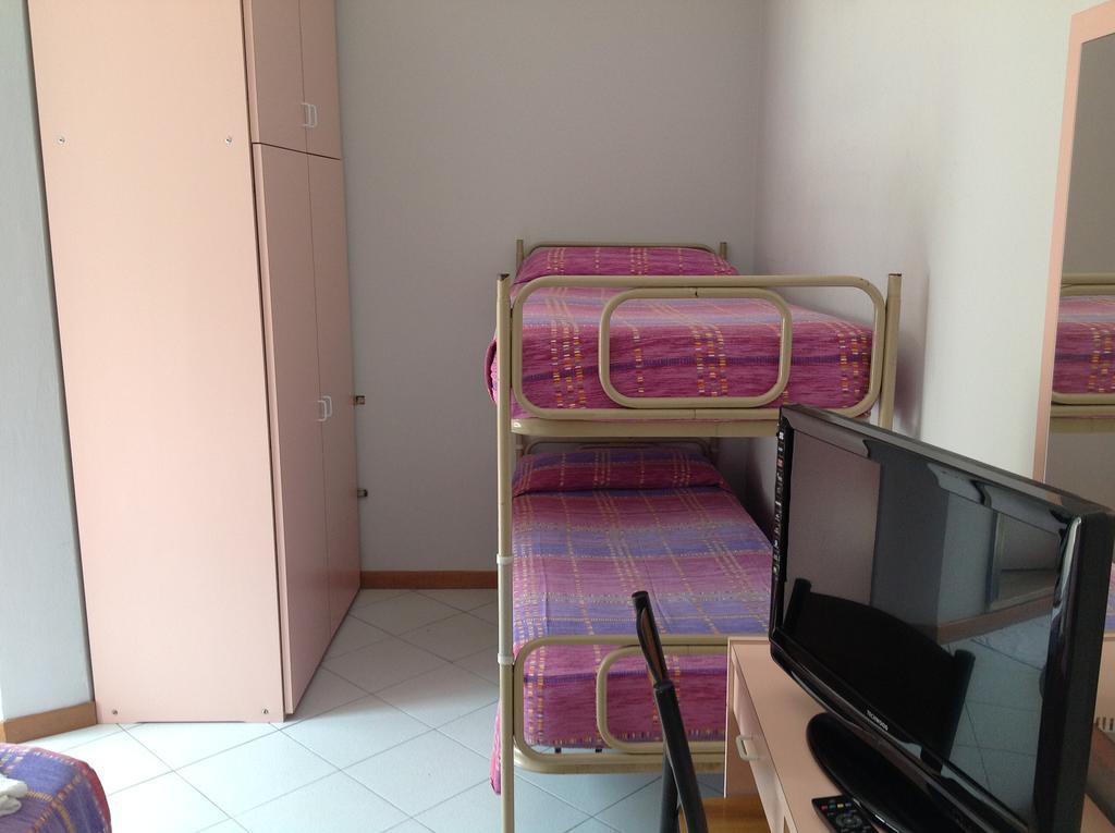 Hotel Laura Rimini Buitenkant foto