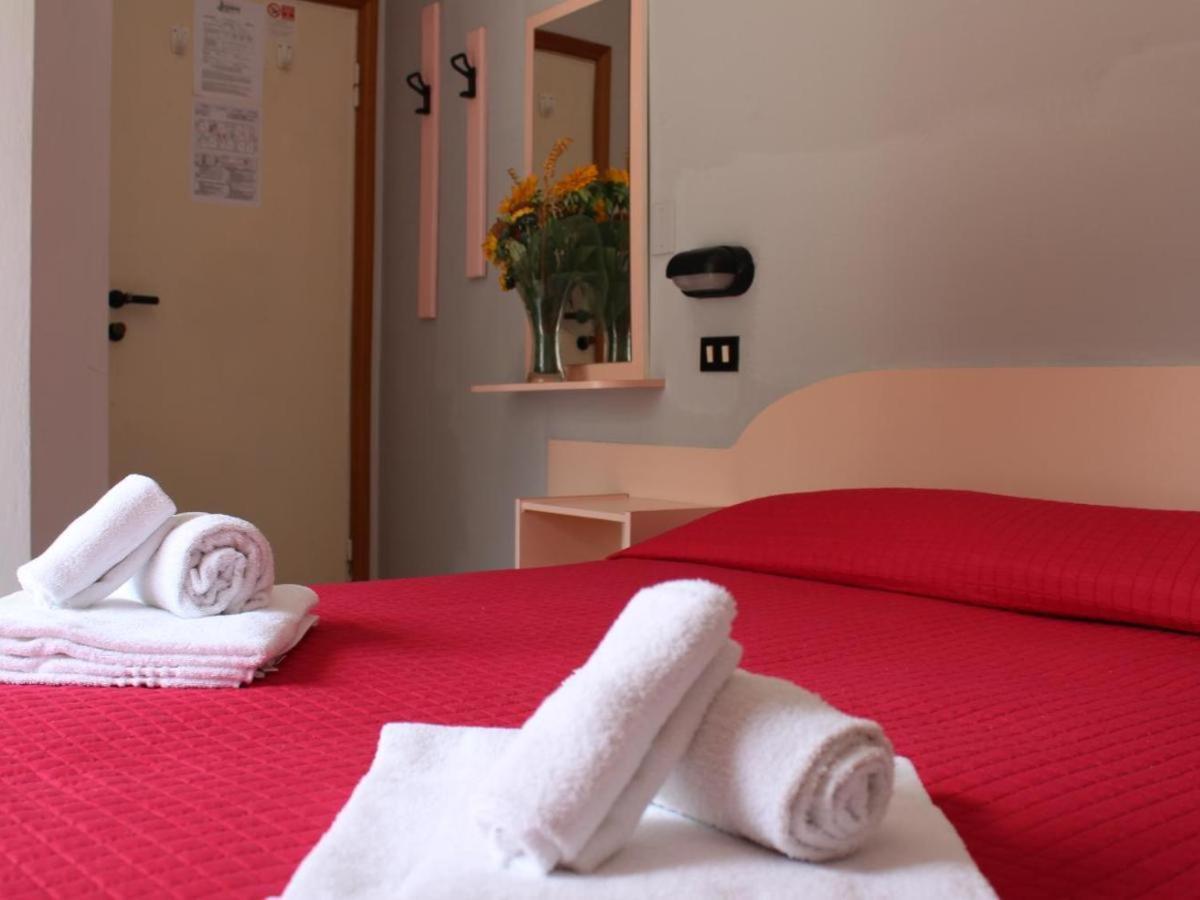 Hotel Laura Rimini Buitenkant foto